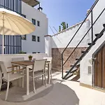 Vivi Homes - Montesol - Terrace - Jacuzzi - Sea View 아파트